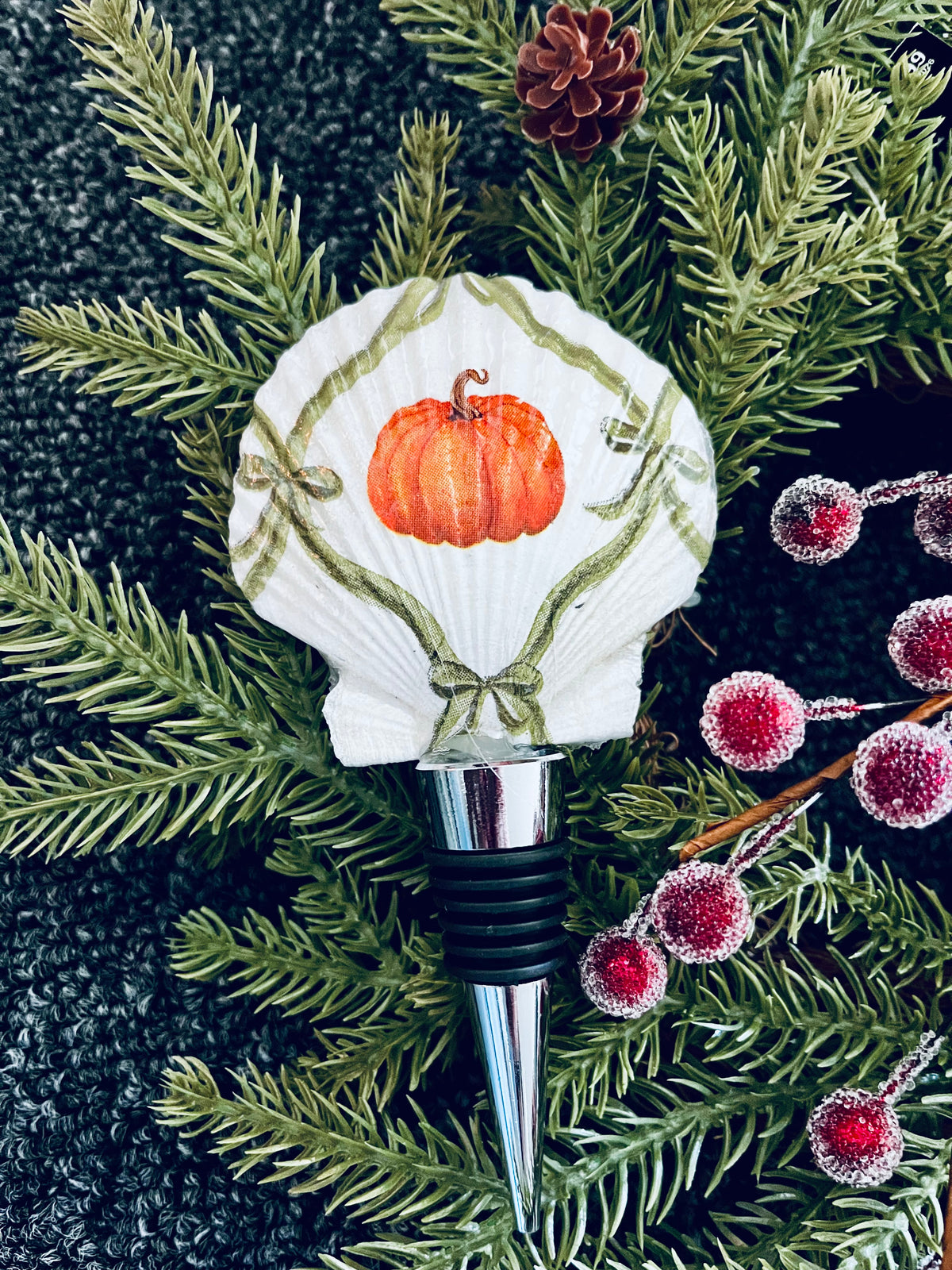Pumpkin and ribbons seashell bottle stopper