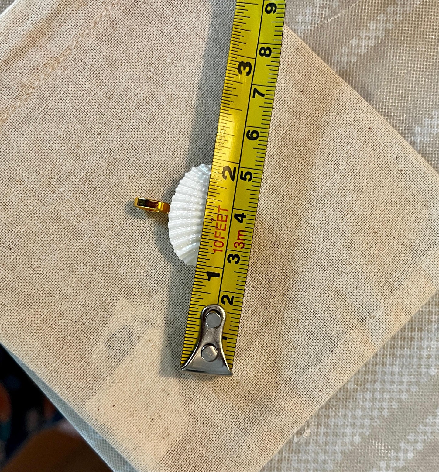 Luxe Seashell Pendant Charm - Medium
