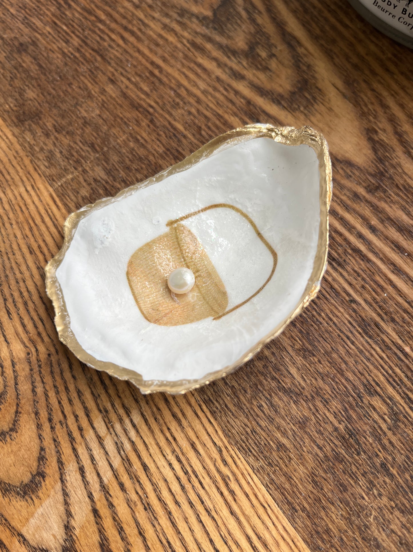 Nantucket Basket Oyster Shell Trinket Dish with Pearl Accent | Gold Gilded Coastal Decor