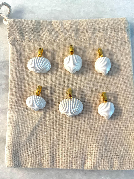 Luxe Seashell Pendant Charm - Small