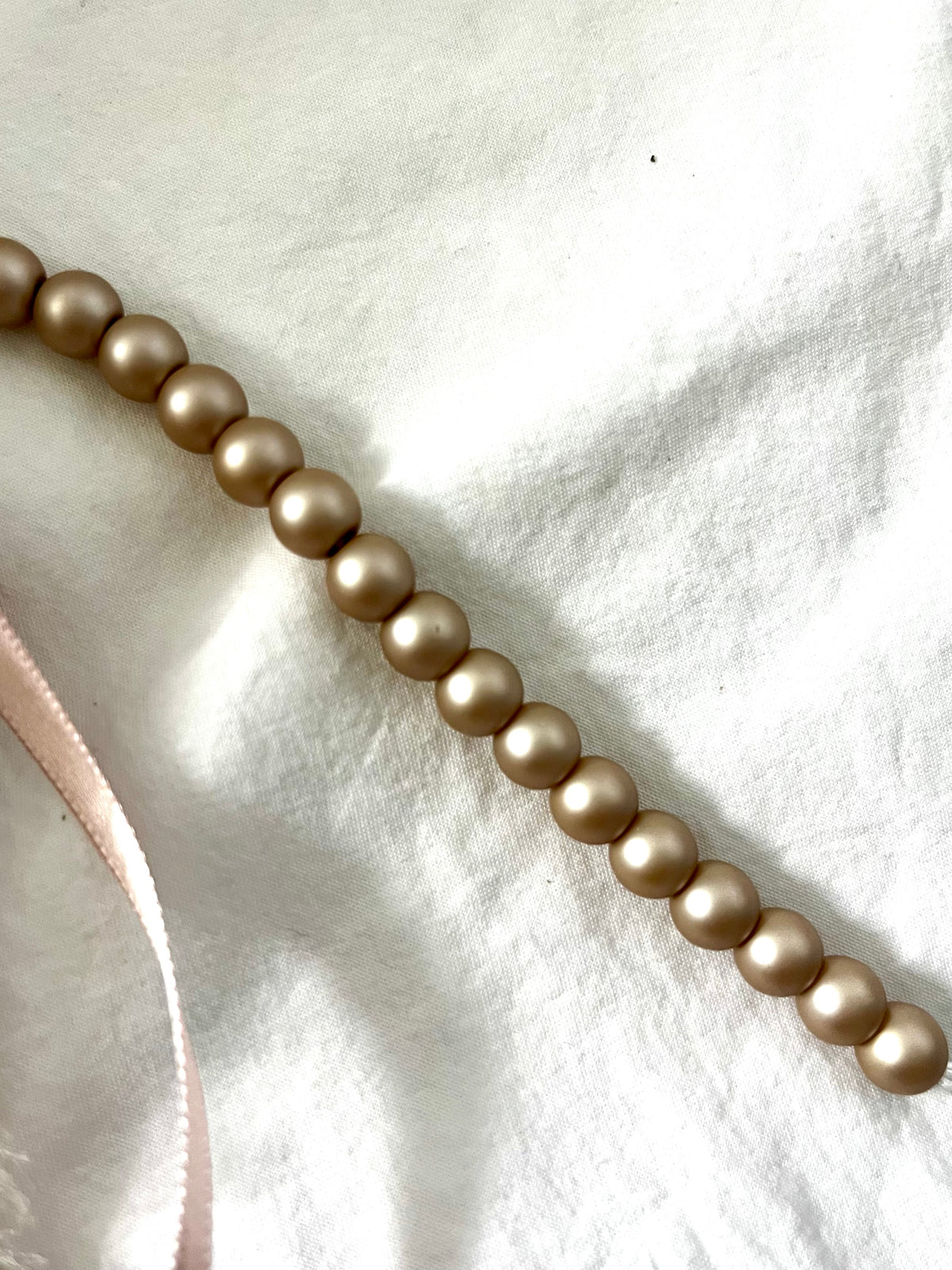 Soft and romantic velvet ribbon and pearls oyster shell bag charm