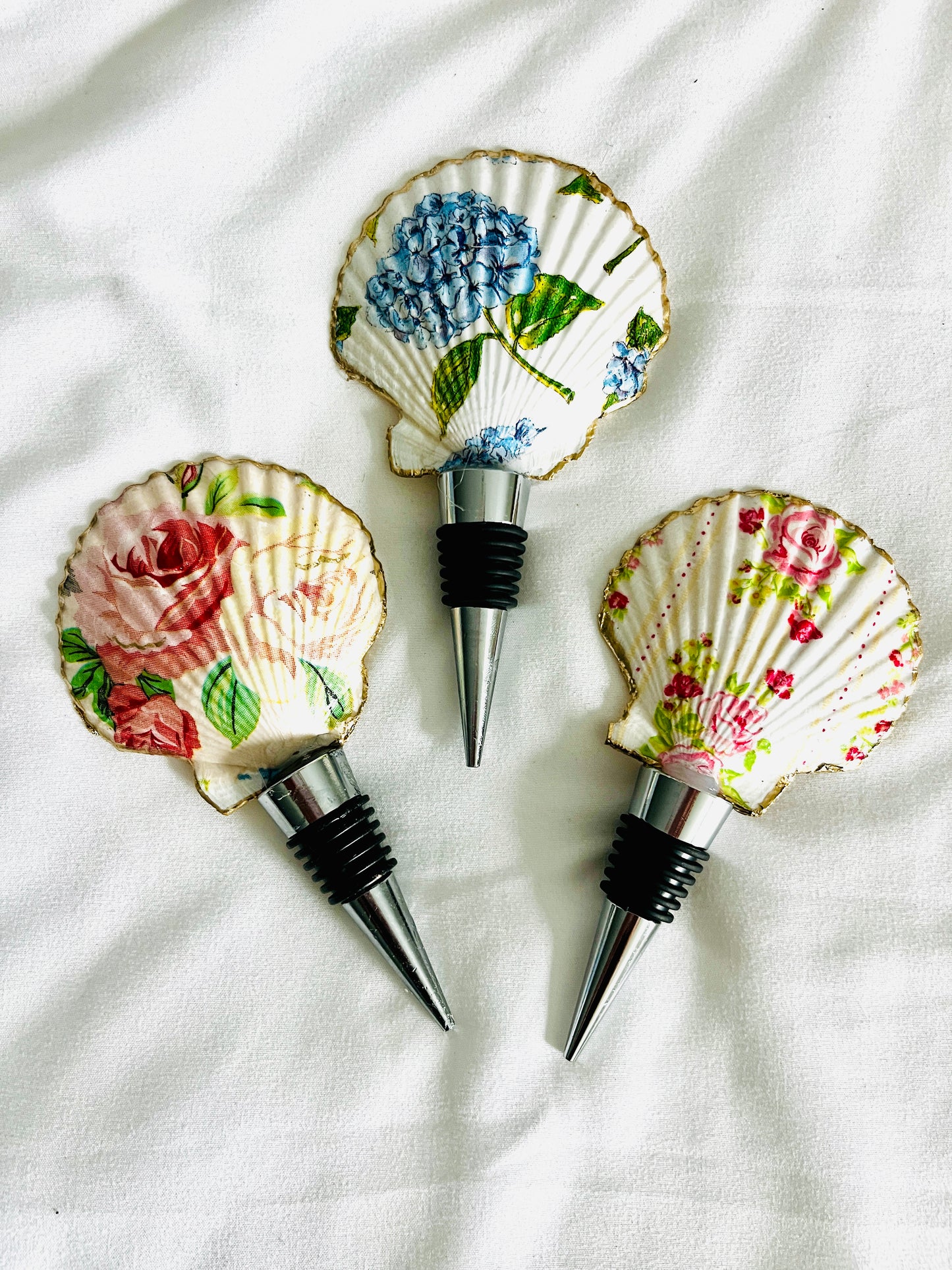 Floral Scallop Shell Bottle Toppers
